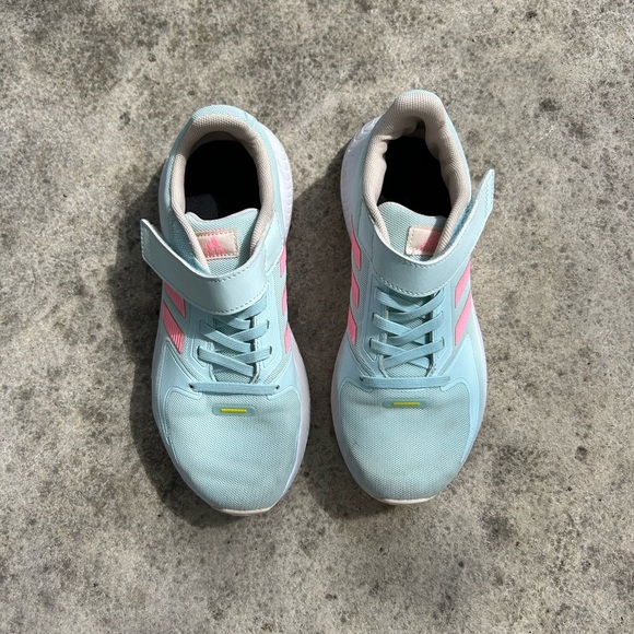 adidas Kids Sneakers in Light Blue and Pink, size youth 4 - Picture 2 of 9
